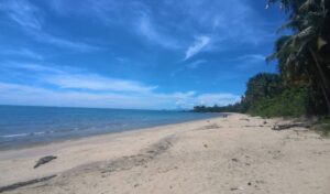 Pandan Beach, Lundu
